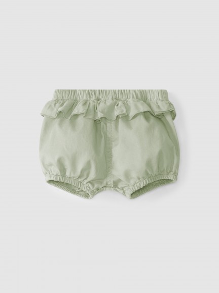 Shorts with ruffle