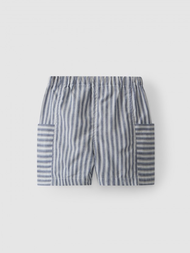 Pantalón corto de rayas con bolsillos