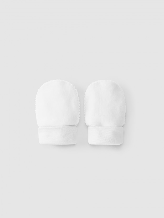 Guantes de terciopelo con detalle de piq