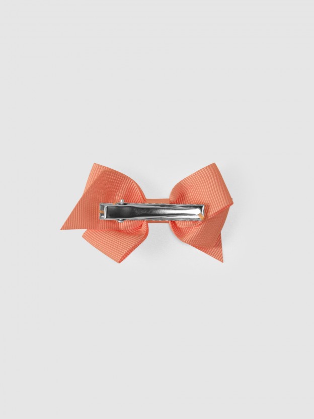 Small bow clip