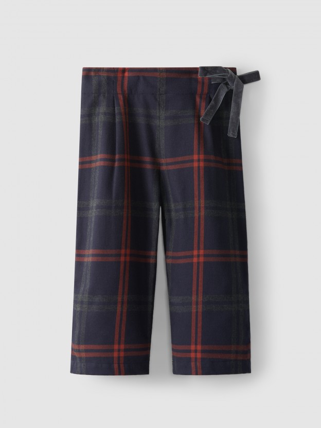 Plaid pants with bow