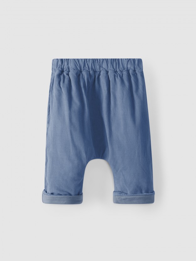 Pantalón en microacanaldo Pantalón en microacanaldo