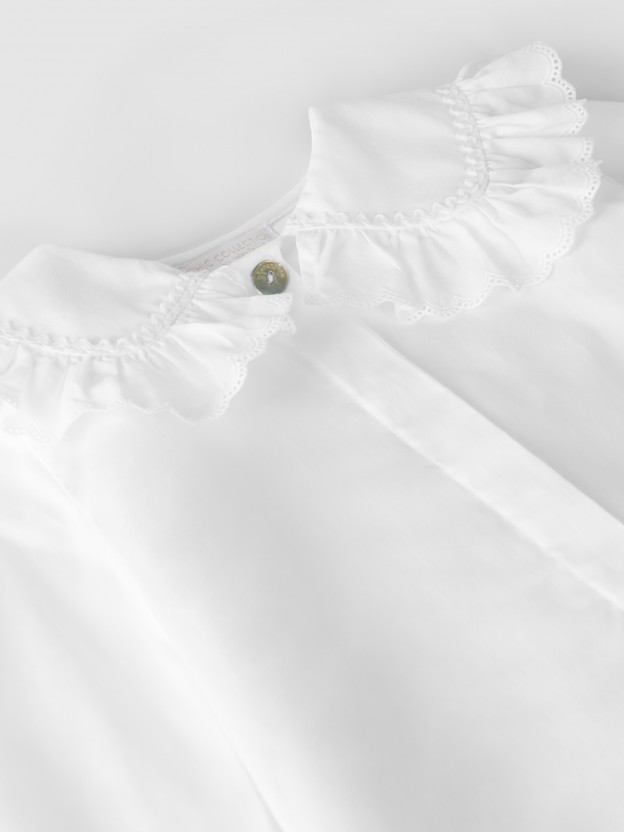Blouse with rickrack detail on the collar
