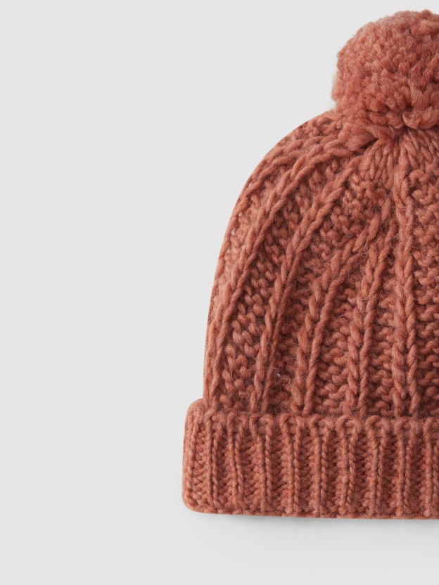 Long stitch knitted hat