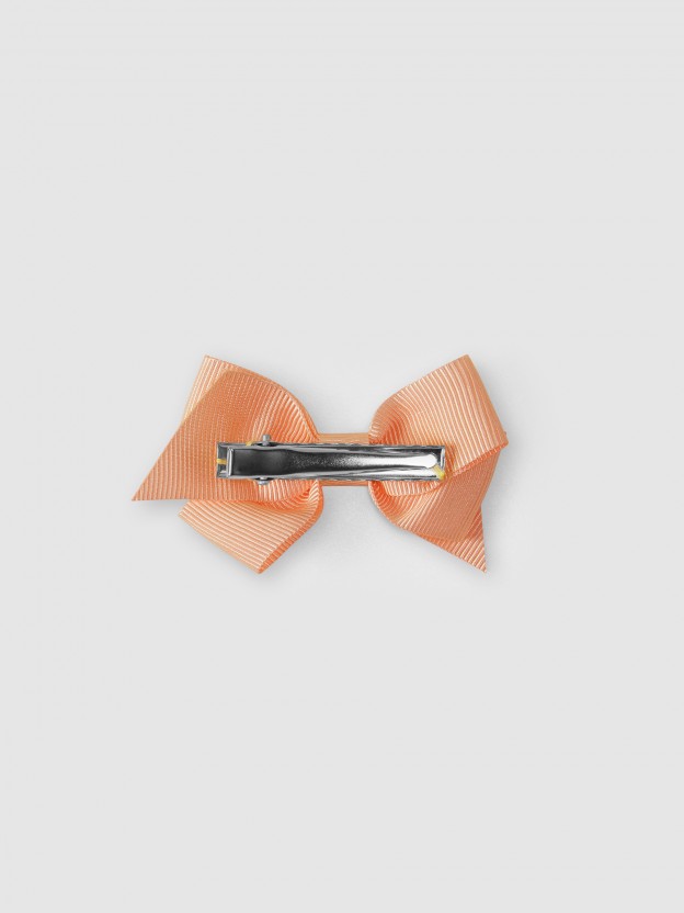 Small bow clip