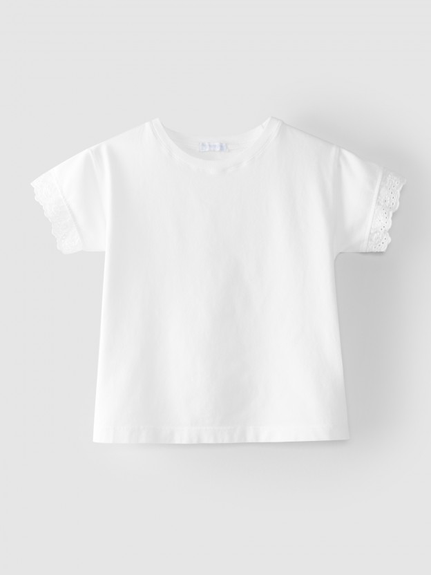 Short-sleeved T-shirt with English embroidery