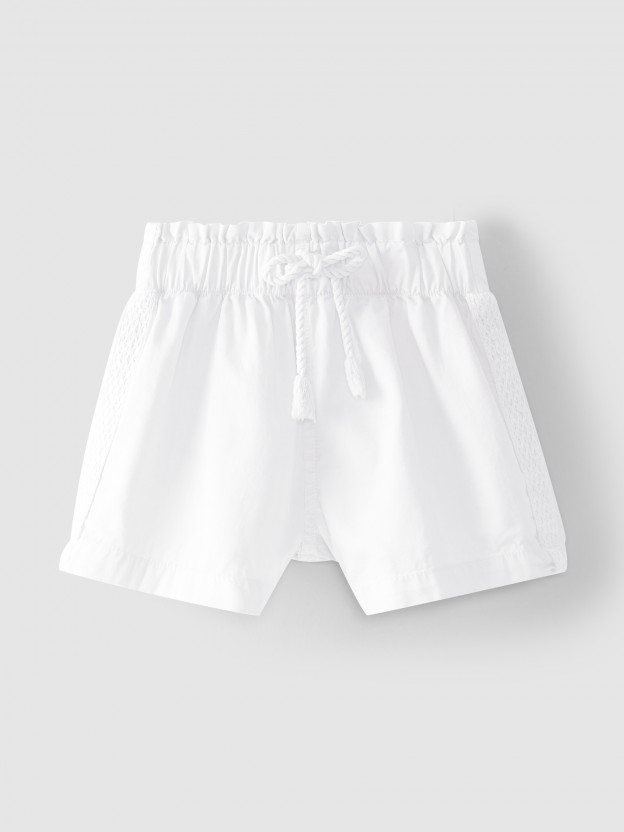 Shorts with decorative side ribbon