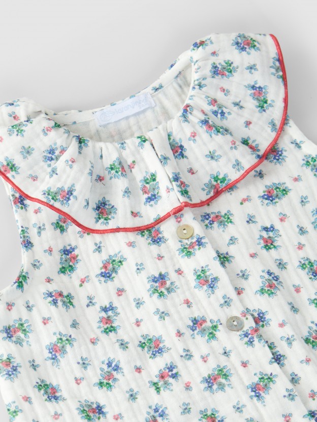 Organic cotton blouse with ruffled collar
