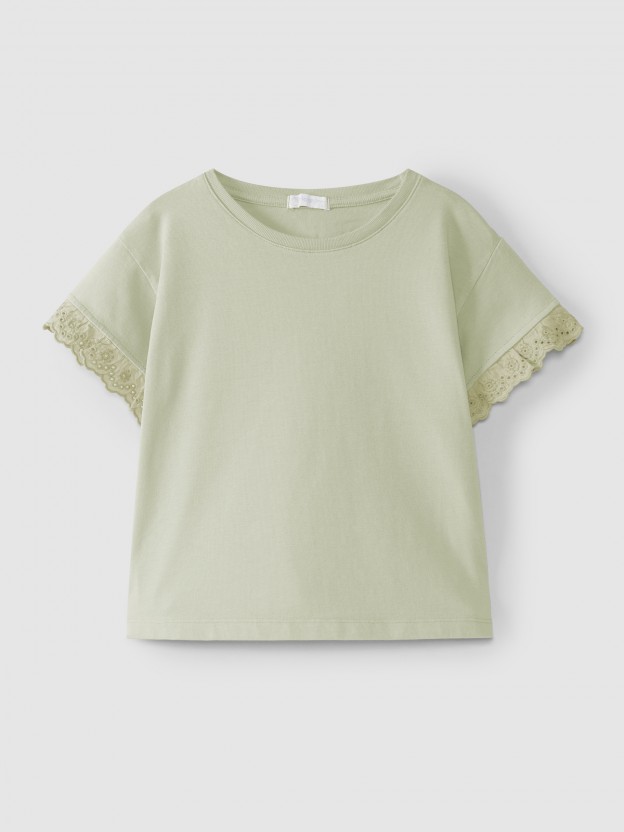Short-sleeved T-shirt with English embroidery