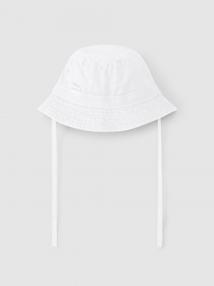 Sombrero con cinta