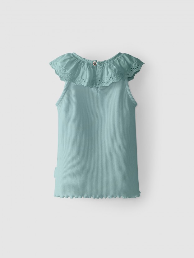 Top volant en broderie anglaise