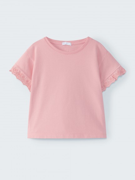 T-shirt manga curta com bordado ingls