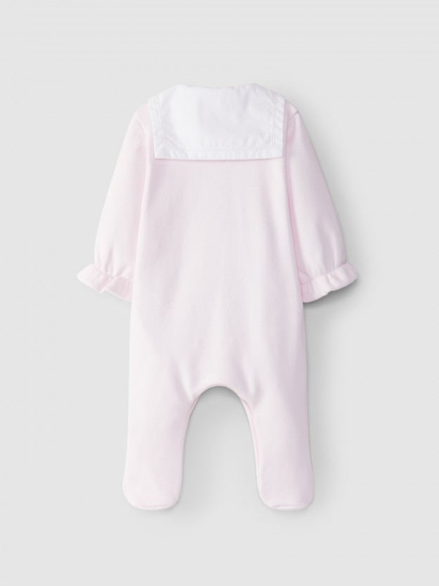 Babygrow com detalhe de bordado de flores