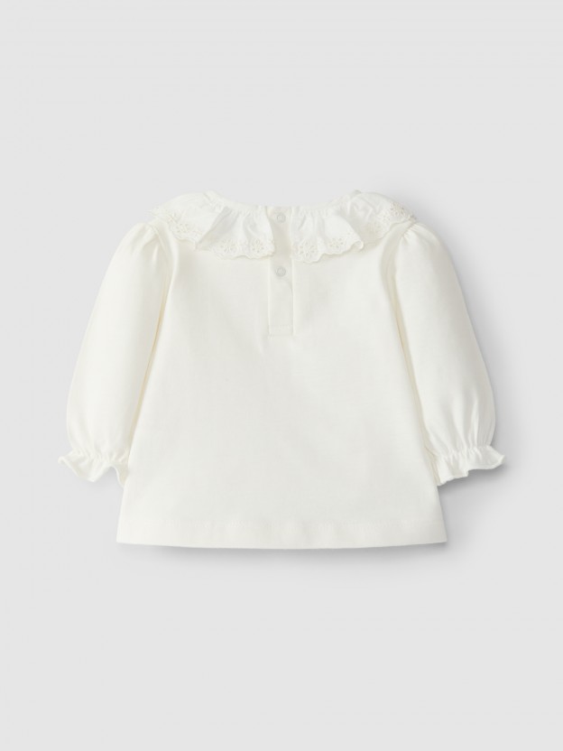 Longsleeve with ruffled embroidered collar