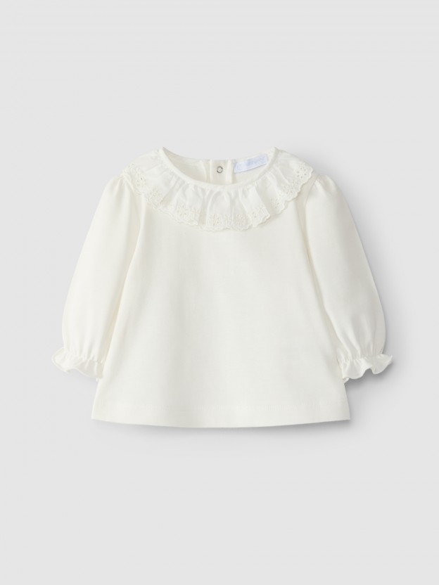 Longsleeve with ruffled embroidered collar