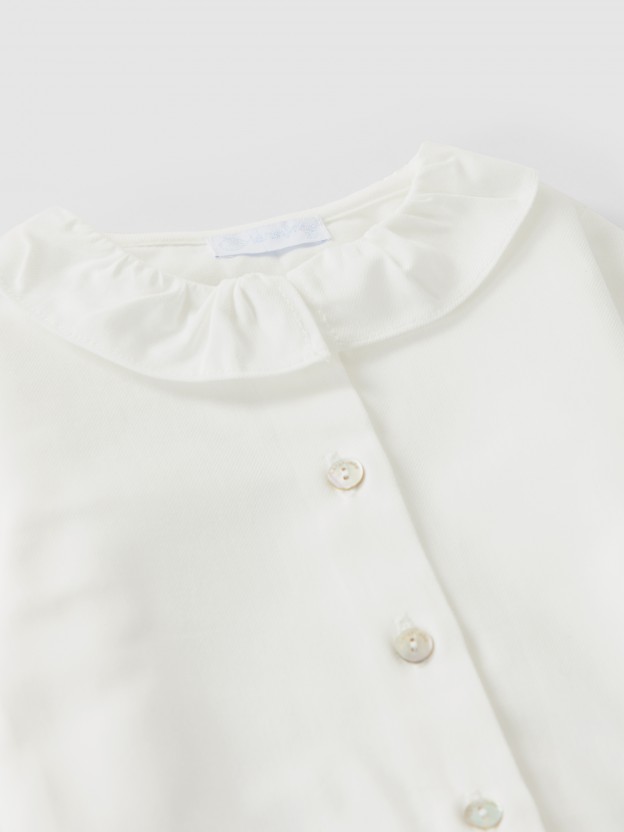 Blouse with ruffled collar