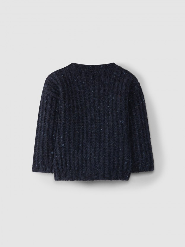 Knitted round collar jumper