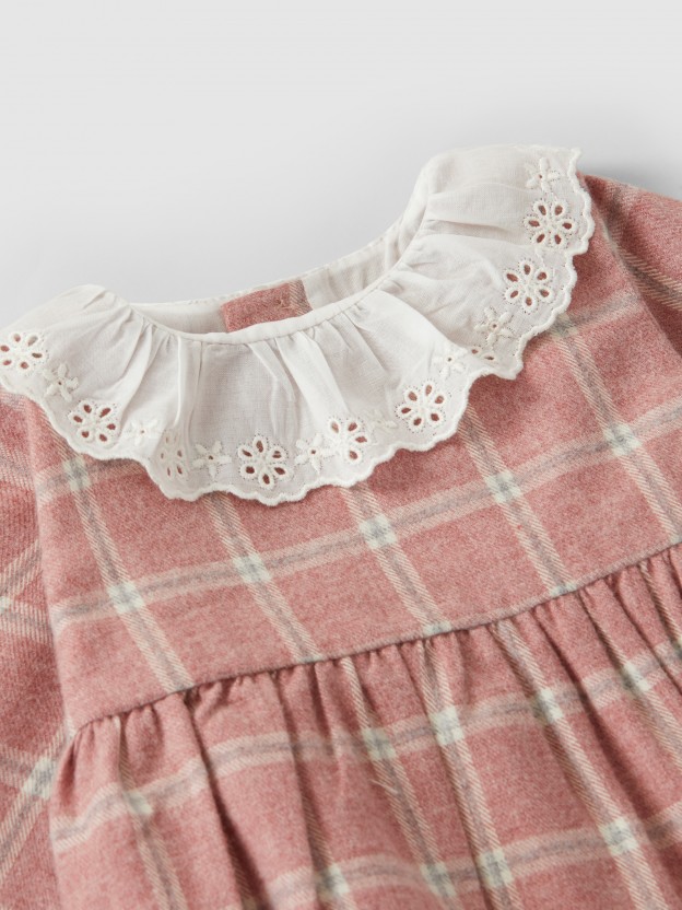 Dress plaid collar in English embroidery