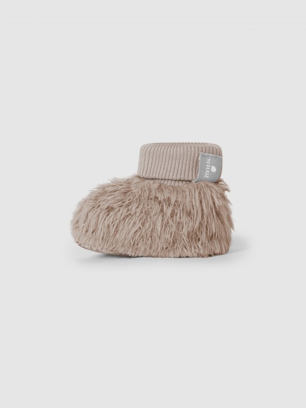 Booties in organic cotton fur