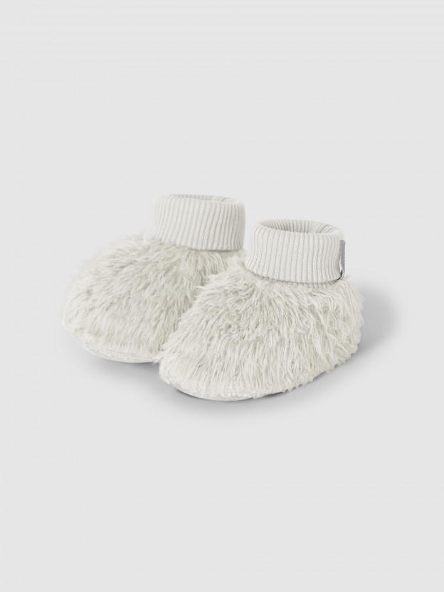 Booties in organic cotton fur