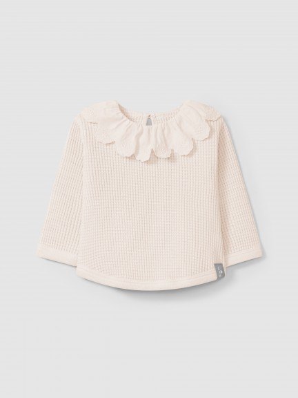 Pull en maille gaufre  col  volant