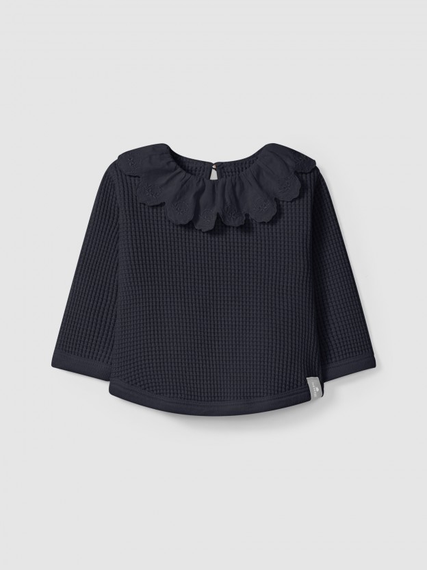 Pull en maille gaufre  col  volant