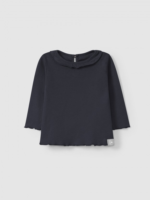 Longsleeve with ruffled collar