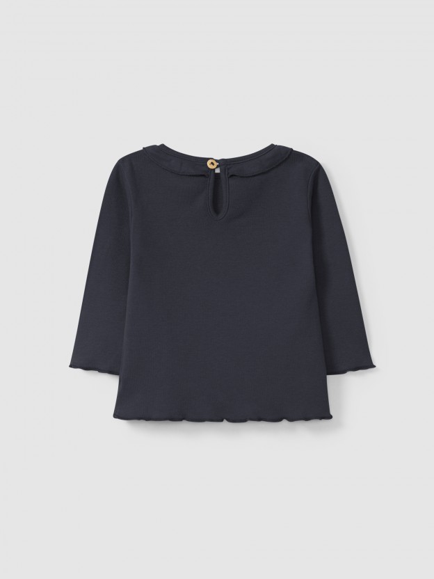 Longsleeve with ruffled collar