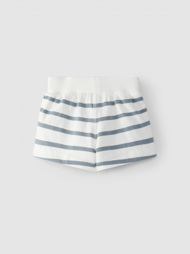 Pull-up shorts with stripes