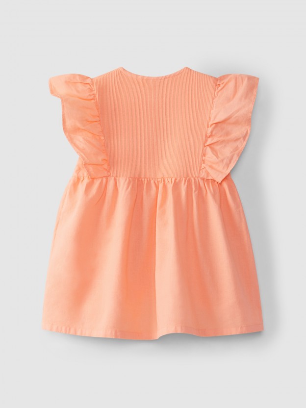 Blusa com mangas de folho