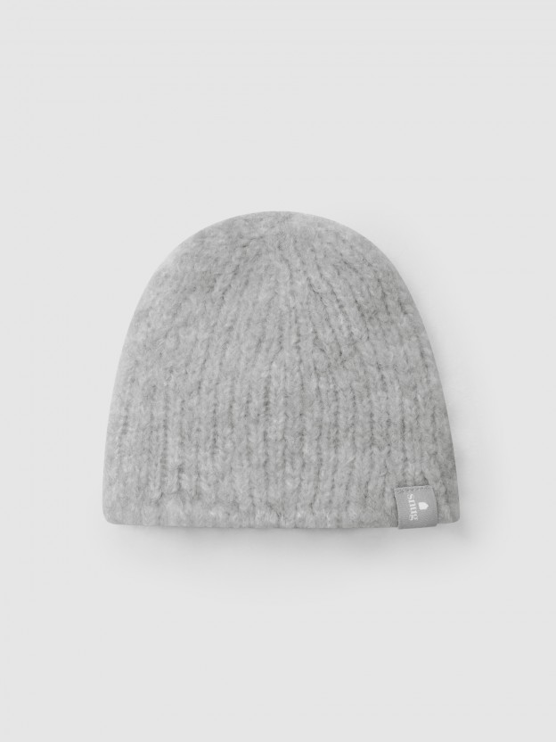 Seamless knitted beanie