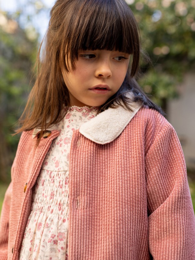 Vestido flores com detalhe de renda delicada