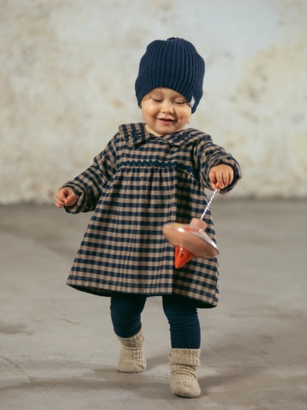 Plaid dress with embroidered collar in wool yarn