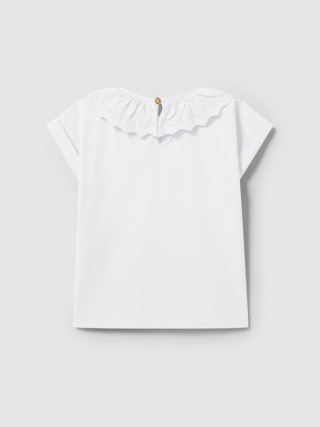 T-shirt ruffled collar embroidery