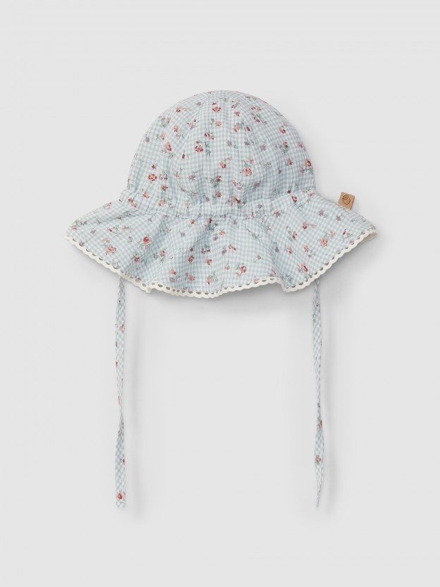 Hat in vichy plaid with flowers
