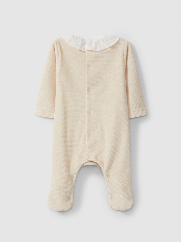 Babygrow in ribbed velvet with embroidered ruffled collar