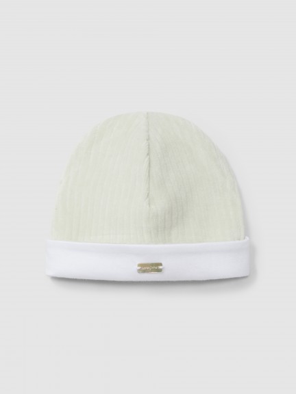 Beanie in wide-ribbed velvet