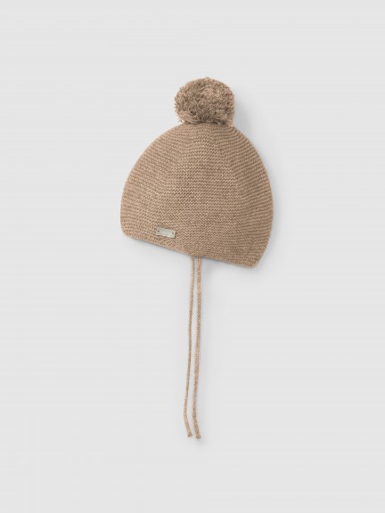 Gorro tricotado con pompn