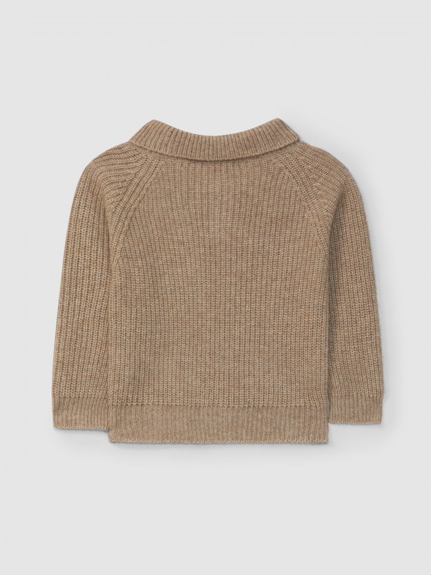 Knitted jumper with collar