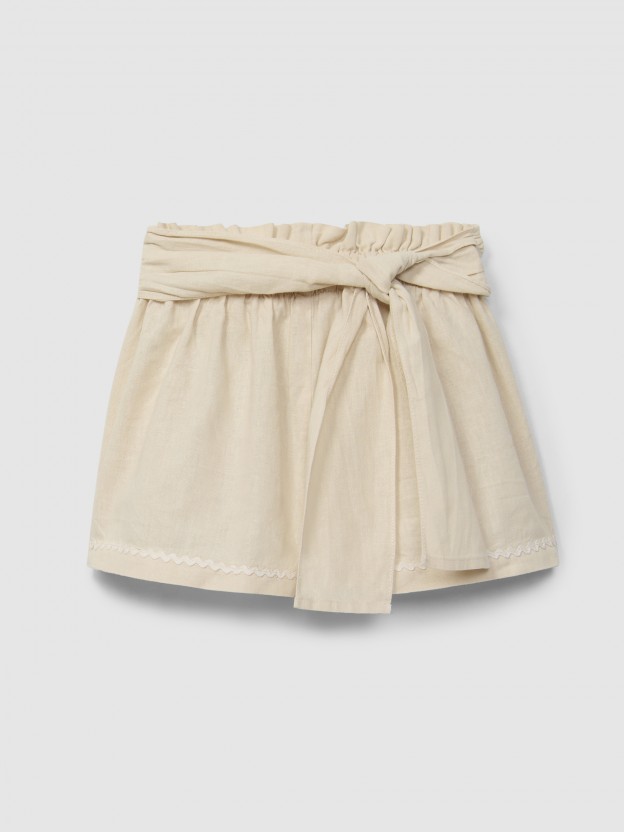 Pull-up shorts with bow