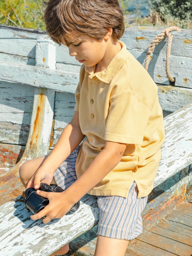 Plain polo shirt in waffle weave