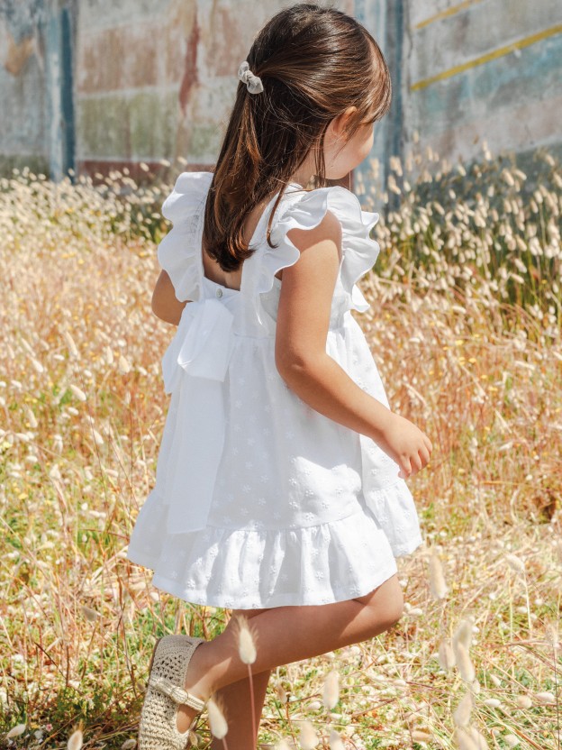 Vestido flores bordadas con lazo en la espalda
