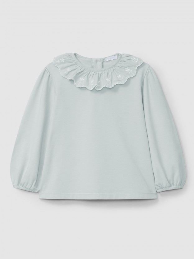 Longsleeve with ruffled collar embroidered flowers