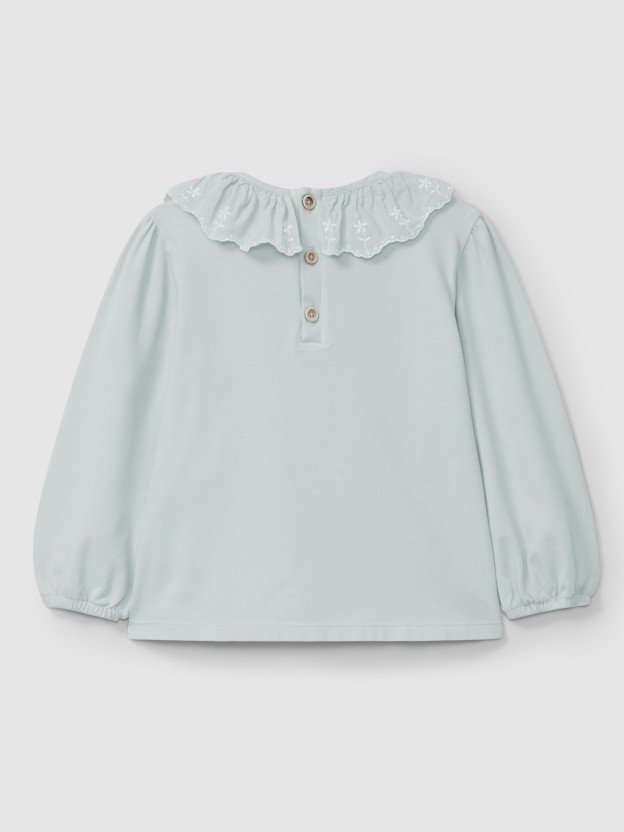 Longsleeve with ruffled collar embroidered flowers