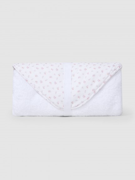 Bath towel with fabric yoke