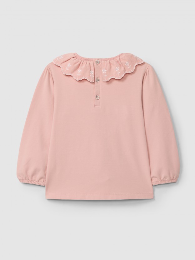 Longsleeve with ruffled collar embroidered flowers