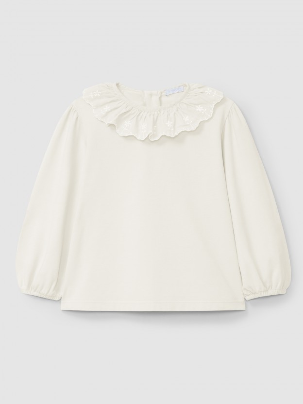 Longsleeve with ruffled collar embroidered flowers