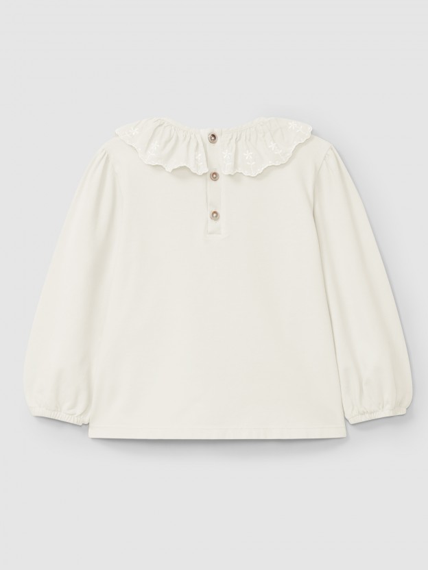 Longsleeve with ruffled collar embroidered flowers