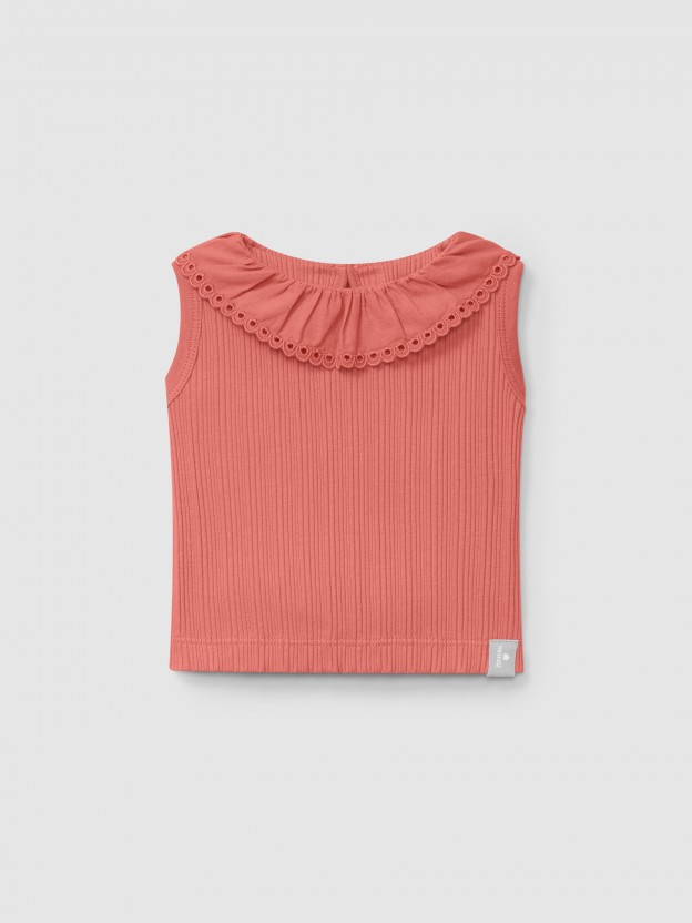 Camiseta de punto acanalado y cuello bordado ingls.
