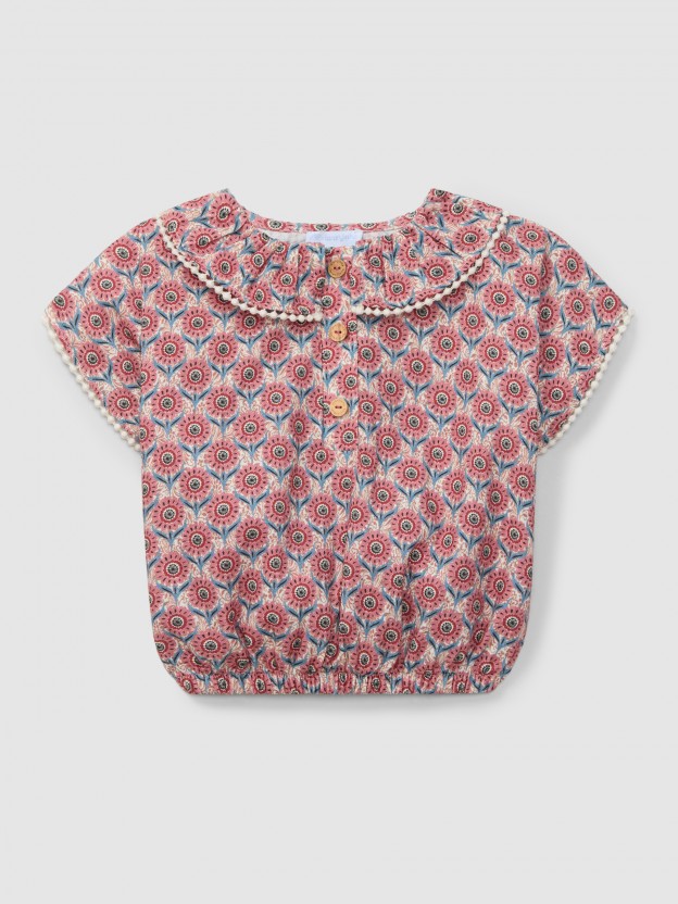 Top part flowers with lace details Top part flowers with lace details